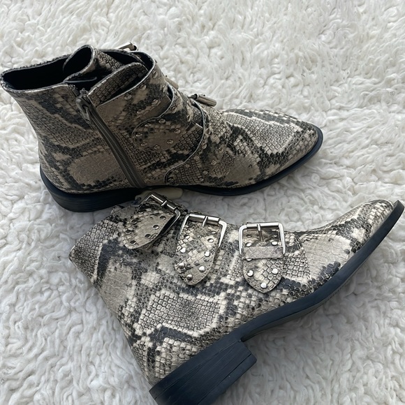Steven Shoes. New Steven New York Harmon Triple Buckle Boot. - Picture 9 of 10